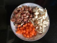 蘑菇香肠炒饭的做法步骤2