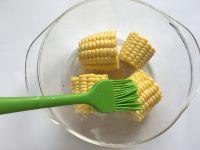 微波炉版奶香玉米的做法步骤3