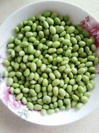 肉丁毛豆烧玉米粒的做法步骤1