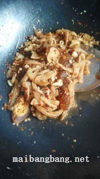 萝卜干烧皮蛋的做法步骤11