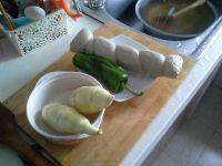 茭白青椒烧素鸡的做法步骤1