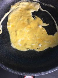 苦瓜虾仁滑蛋的做法步骤4