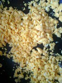 鸡蛋韭菜盒子的做法步骤3