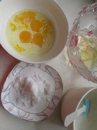 玫瑰花奶油蛋糕的做法步骤1