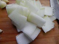 冬瓜海带汤的做法步骤2