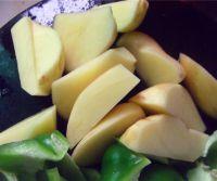 地三鲜的做法步骤3