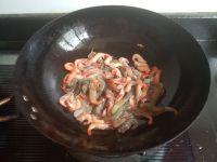 梅干菜炒河虾的做法步骤5