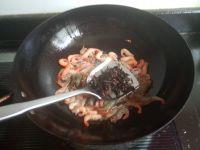 梅干菜炒河虾的做法步骤6