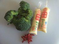 西兰花烧豆腐的做法步骤1