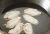 油炸鸡翅的做法步骤1