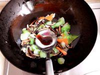 鸡腿香菇干的做法步骤8