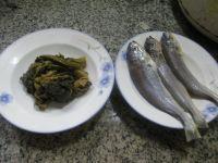 酸菜煮小黄鱼的做法步骤1