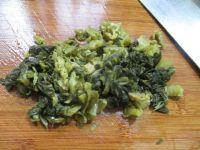 酸菜煮小黄鱼的做法步骤2