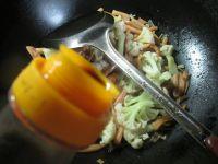 黄花菜炒花菜的做法步骤7