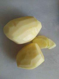 青椒土豆片的做法步骤1