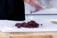 红曲酥皮泡芙的做法步骤2