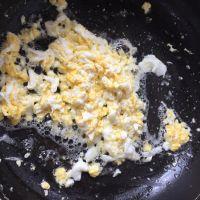 韭菜盒子的做法步骤4