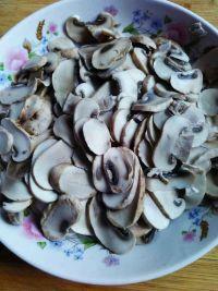 肉片炒口蘑的做法步骤6