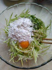 茭瓜摊饼的做法步骤3