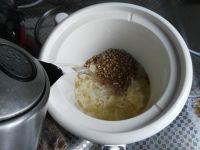 桃胶蔓越莓薏仁羹的做法步骤6