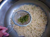 蜂蜜绿豆饼的做法步骤2