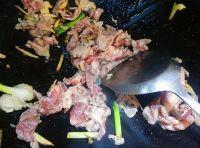 青瓜炒牛肉的做法步骤2