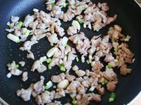 肉沫土豆茄子丁的做法步骤4