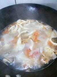平菇番茄肉丝汤的做法步骤7