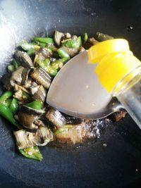 青椒炒黄鳝的做法步骤10