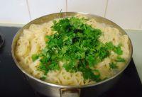 白汁三文鱼秋葵煮意粉的做法步骤7