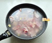 铁皮枫斗孔雀汤的做法步骤3