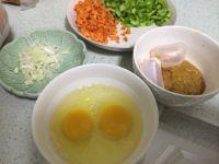 鲫鱼籽炒鸡蛋的做法步骤1