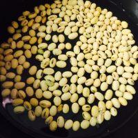 凉拌黄豆的做法步骤1