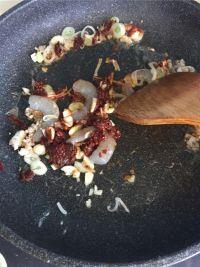 虾仁焖茄子的做法步骤6