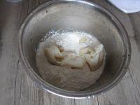 红豆沙酥饼的做法步骤2