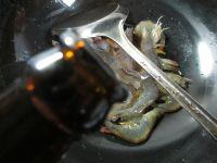 毛豆炒鲜虾的做法步骤4
