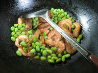 毛豆炒鲜虾的做法步骤10