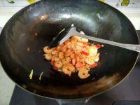 毛豆炒虾仁的做法步骤5