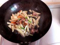 土豆酱肉的做法步骤7