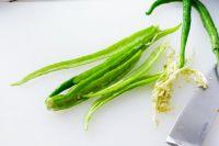 辣酱手撕茄子的做法步骤1