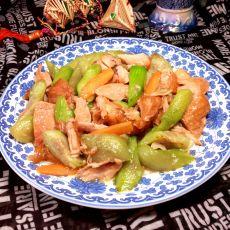 丝瓜炒鸡腿肉