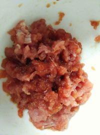 茄汁肉酱蝴蝶面的做法步骤1