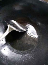 黄瓜木耳炒鸡蛋的做法步骤3