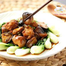 草菇焖鸡丸