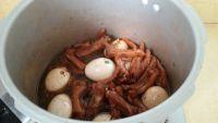 卤香蛋鸡鸭脚杂锅的做法步骤5