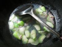咸肉丝瓜煮粉丝的做法步骤7
