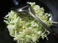 圆白菜炒土豆的做法步骤3