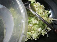 圆白菜炒土豆的做法步骤4