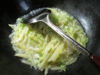 圆白菜炒土豆的做法步骤5