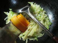 圆白菜炒土豆的做法步骤6